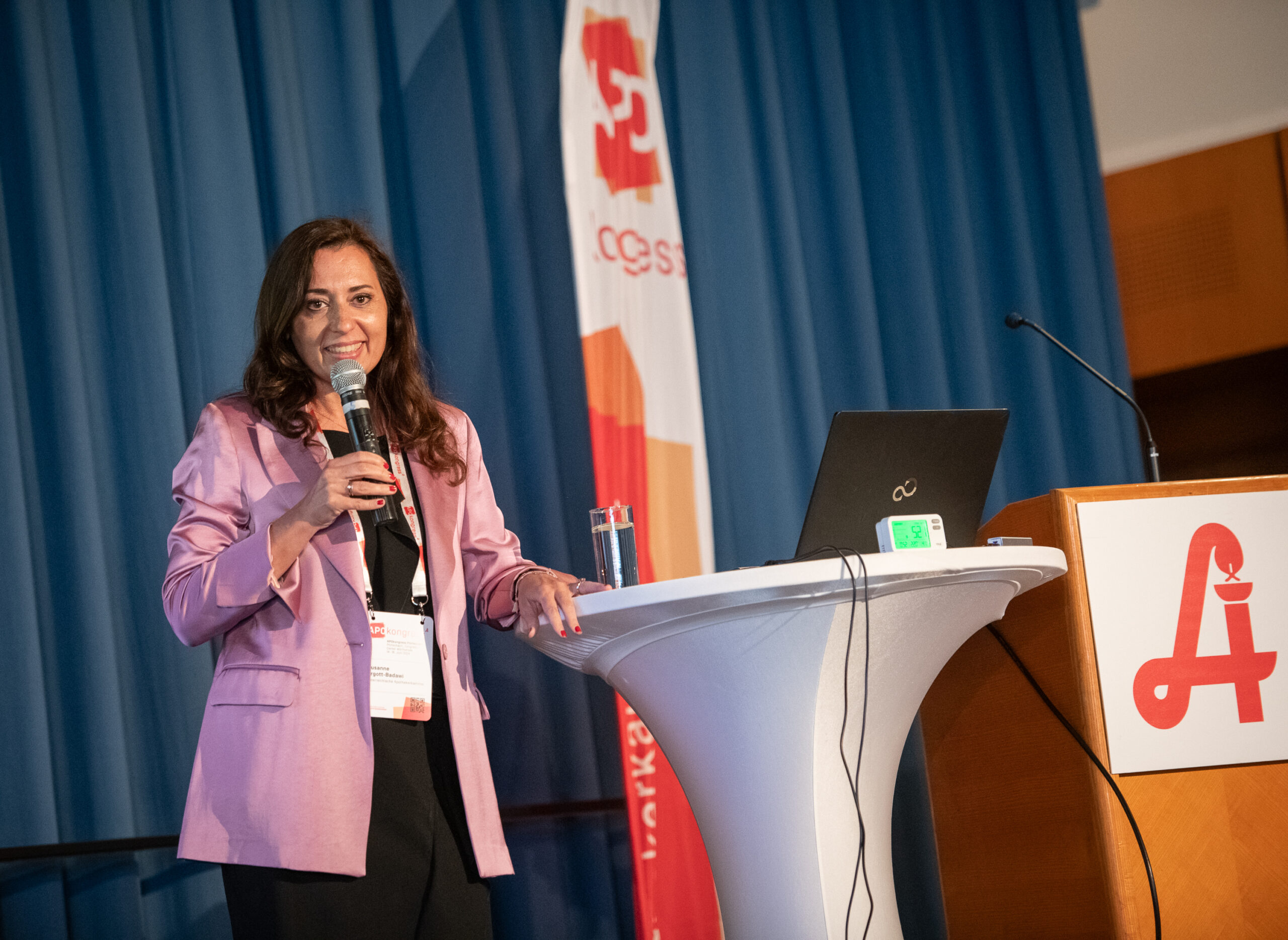 Mag. pharm. Susanne Ergott-Badawi: Ein Rudeltier zwischen Theorie und Praxis