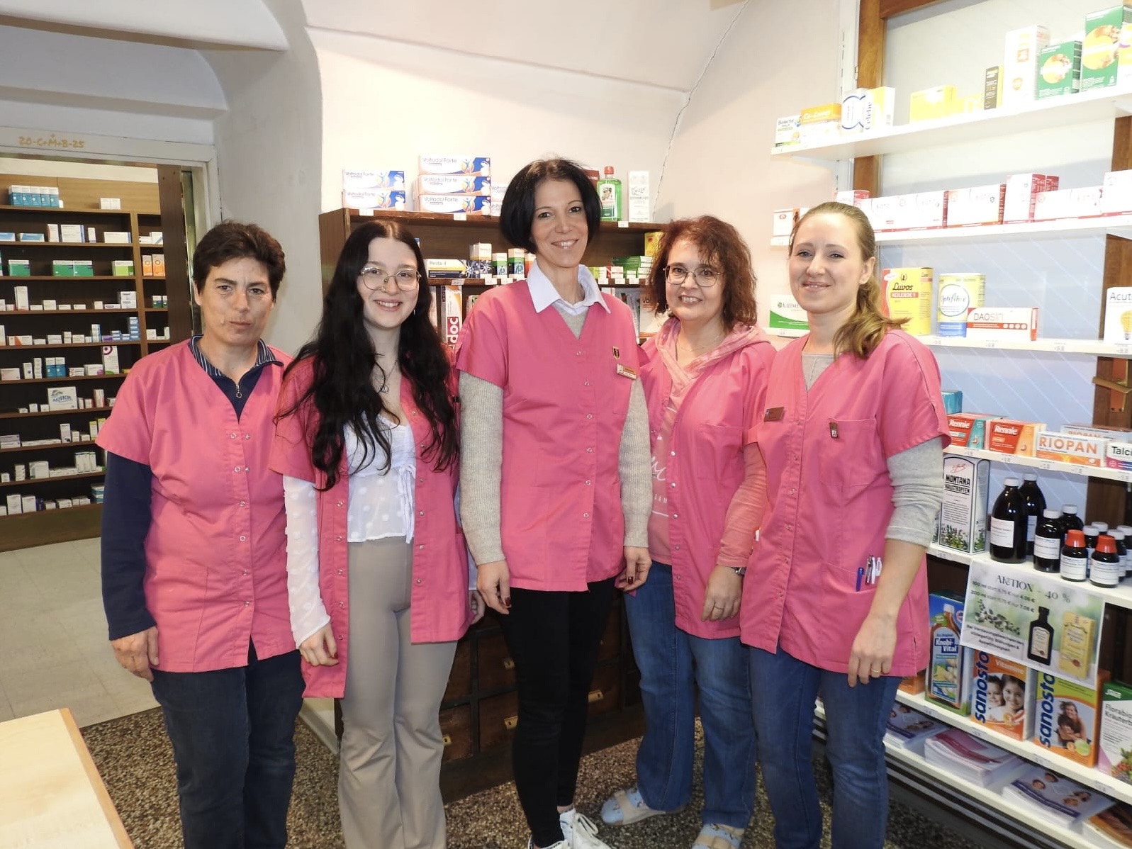Mitarbeiterin kauft Apotheke, um Team zu retten