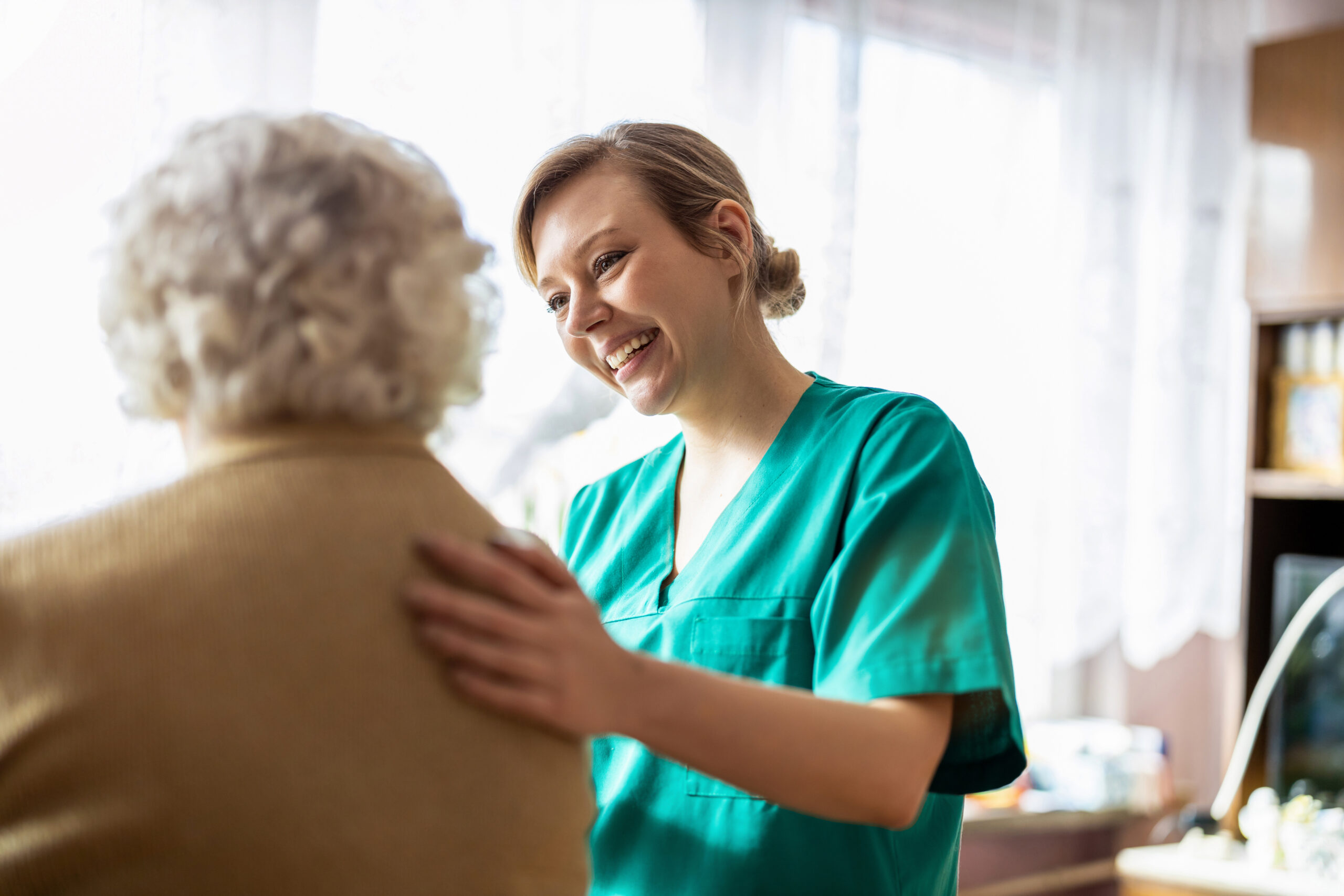 Pflegeberufe bieten zwar einen erfüllenden Arbeitsbereich, viele leiden aber unter gesundheitlichen Einschränkungen.