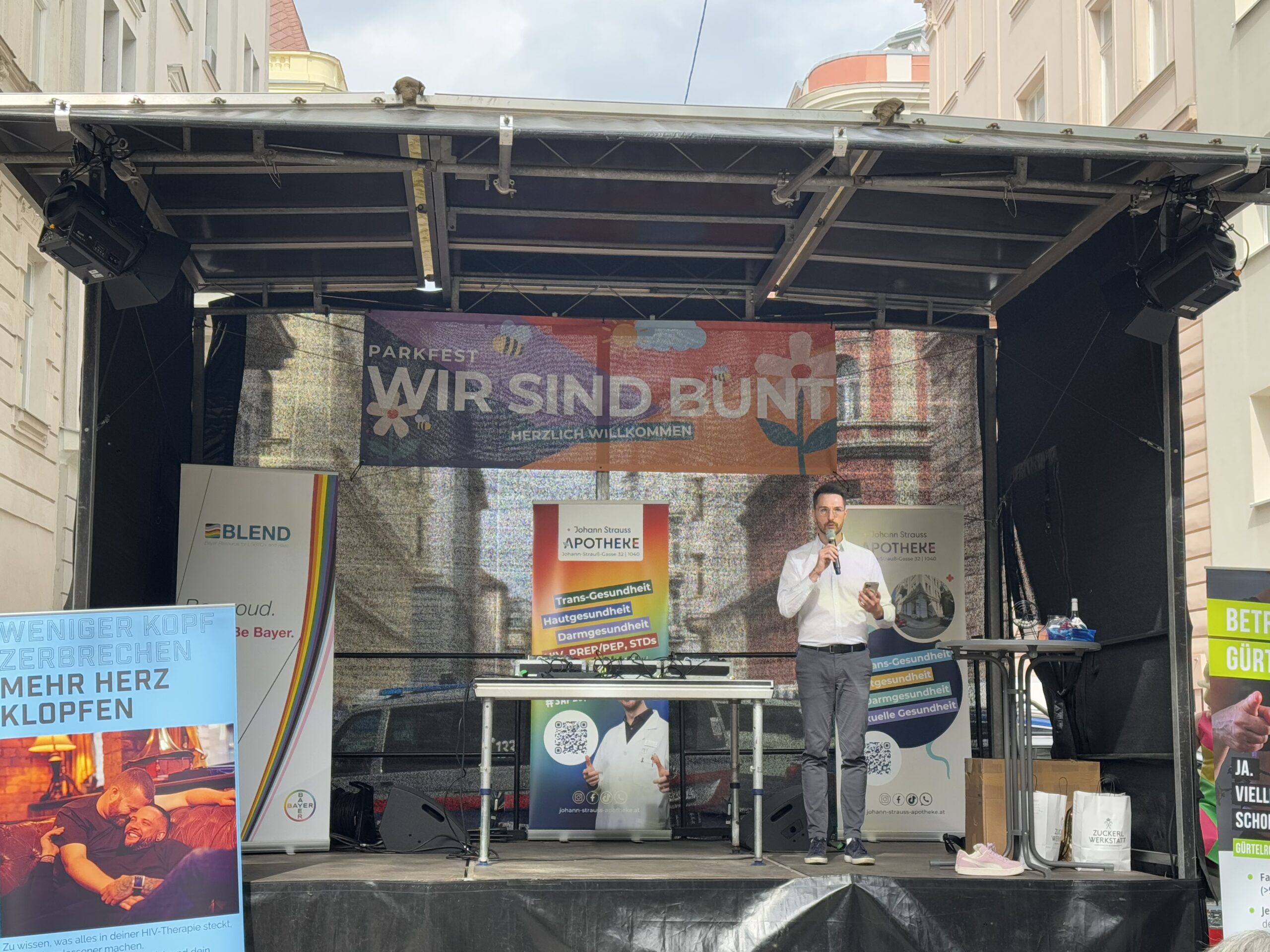 Zwischen Bingo und Beats: Apotheke lädt zum bunten Parkfest