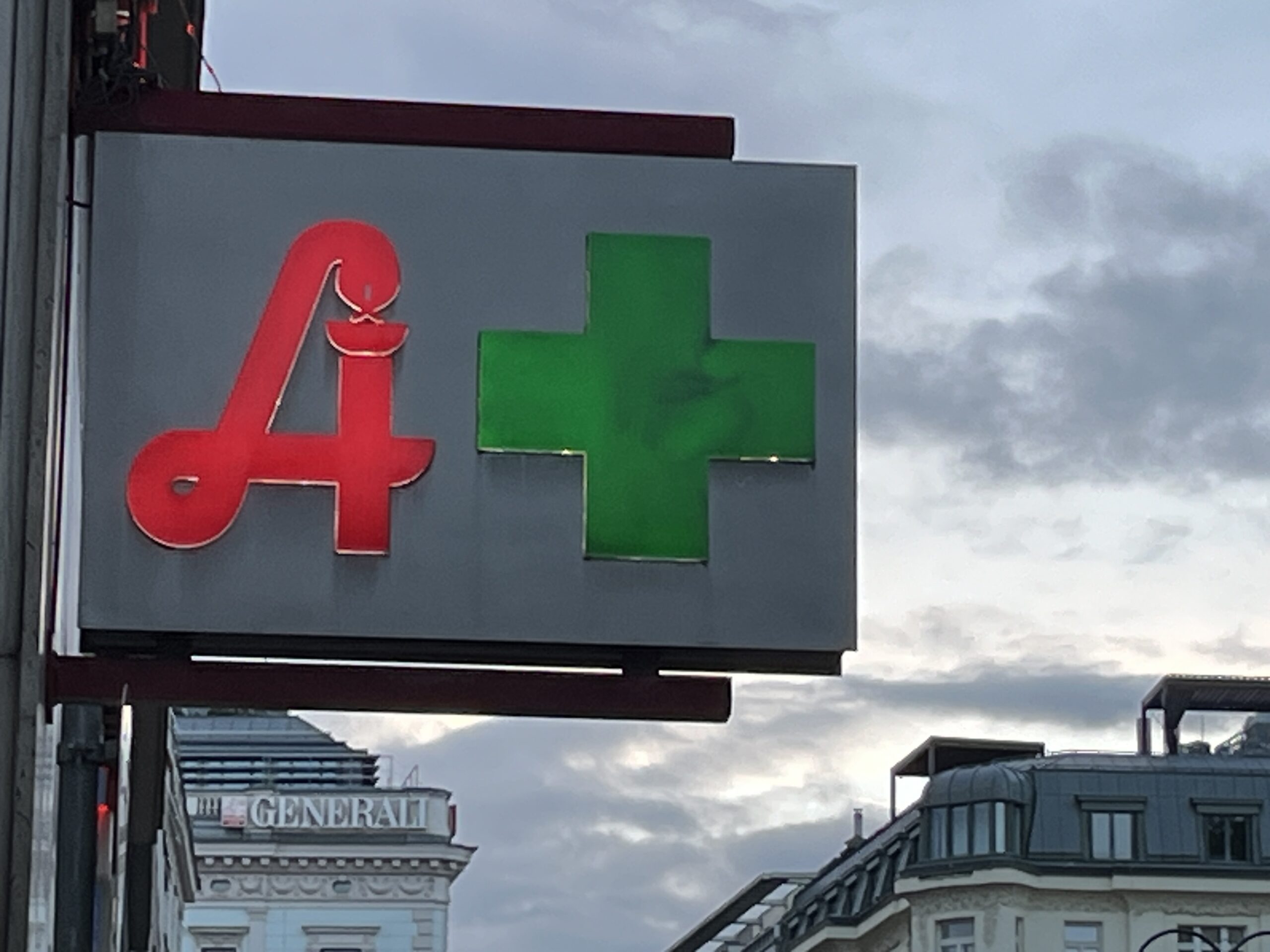 “Das sitzen wir aus” – Impfen und digitale Beratung sollen in die Apotheke