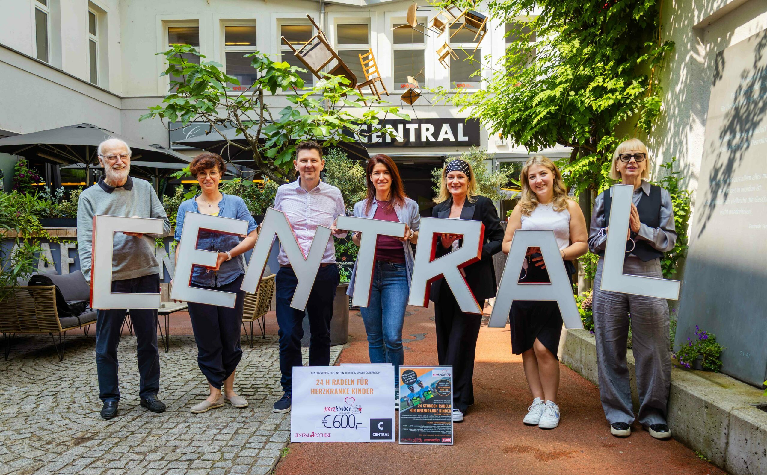 Wohltätigkeit und Recycling werden hier Central geschrieben