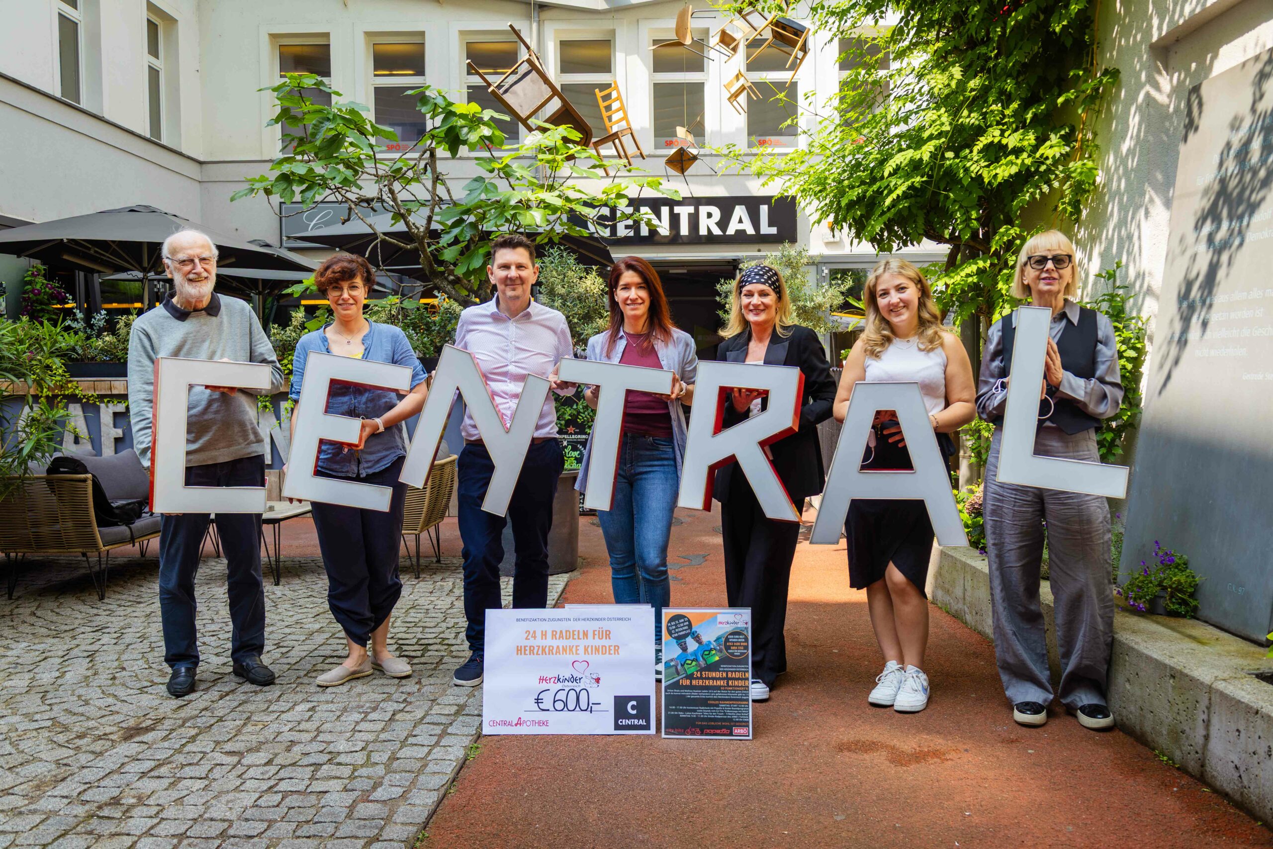 Wohltätigkeit und Recycling werden hier Central geschrieben