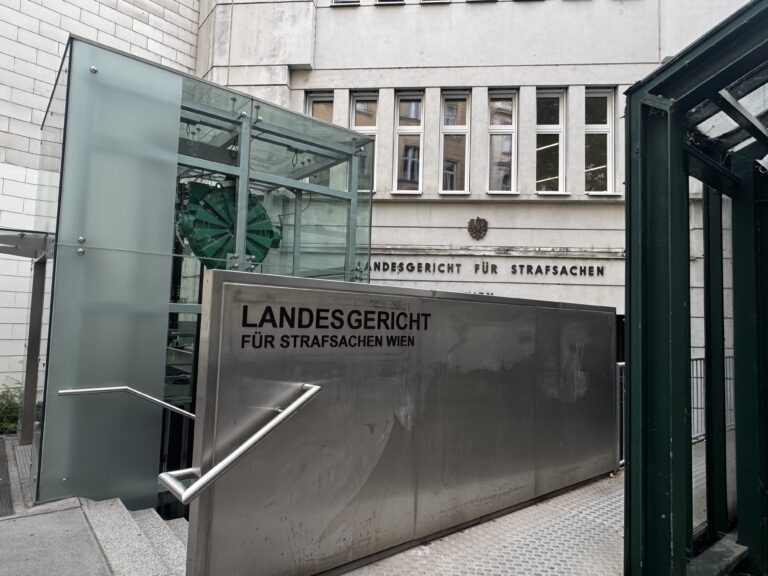 Symbolfoto: Es geht um die Verhandlung von veruntreuten Botox und Hyaluronsäure-Präparaten. Auf dem Bild sieht man das Wiener Landesgericht.