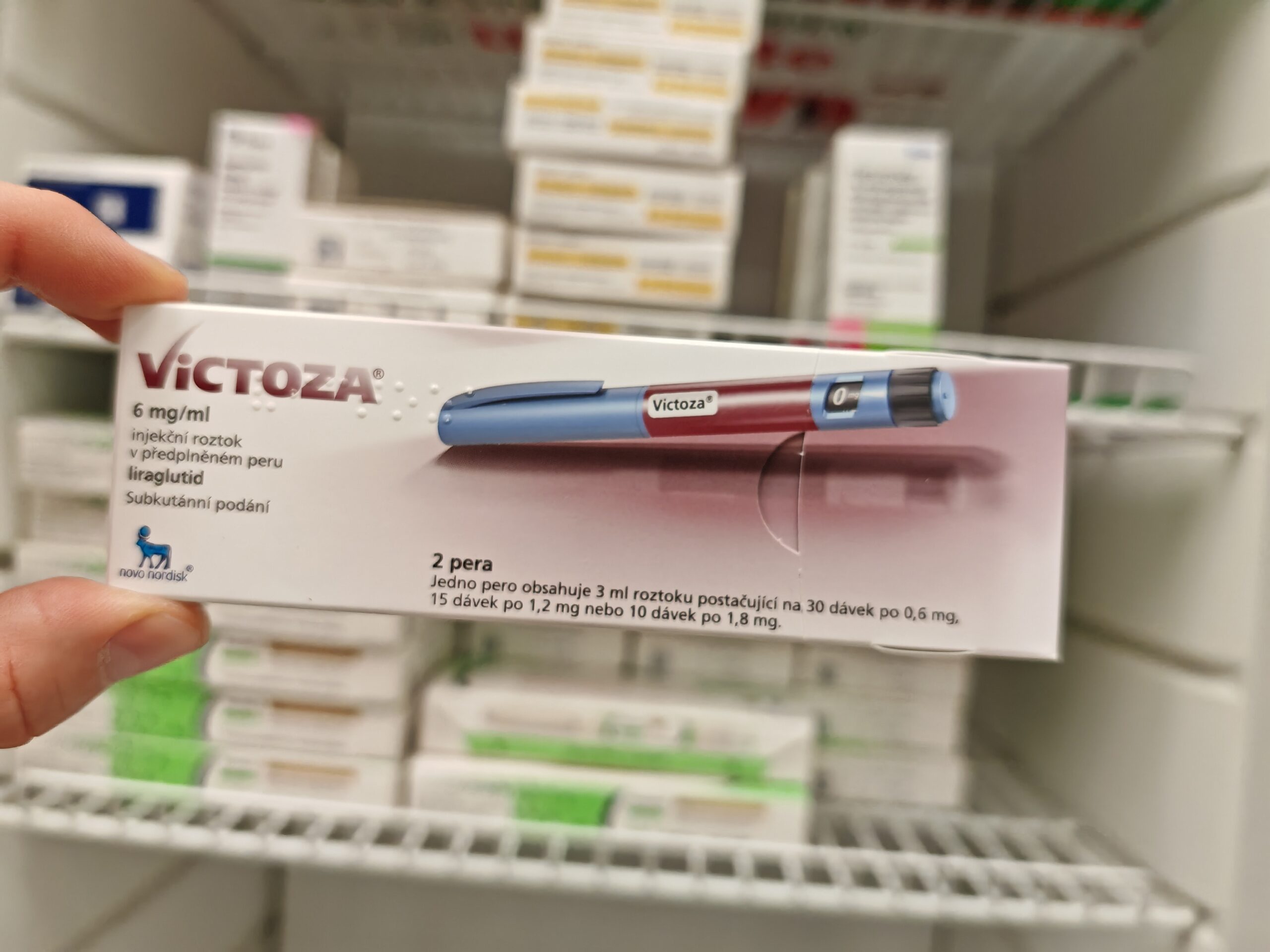 Victoza-Packung vor einem Kühlschrank