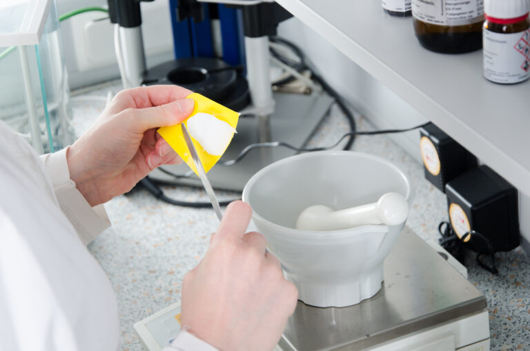 Herstellung einer Salbe in der Rezeptur