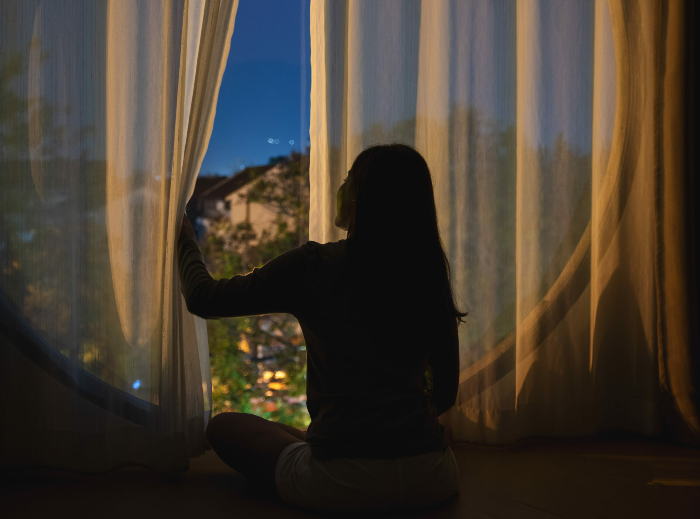 Vor dem Schlafengehen: Vorhänge zuziehen nicht vergessen!