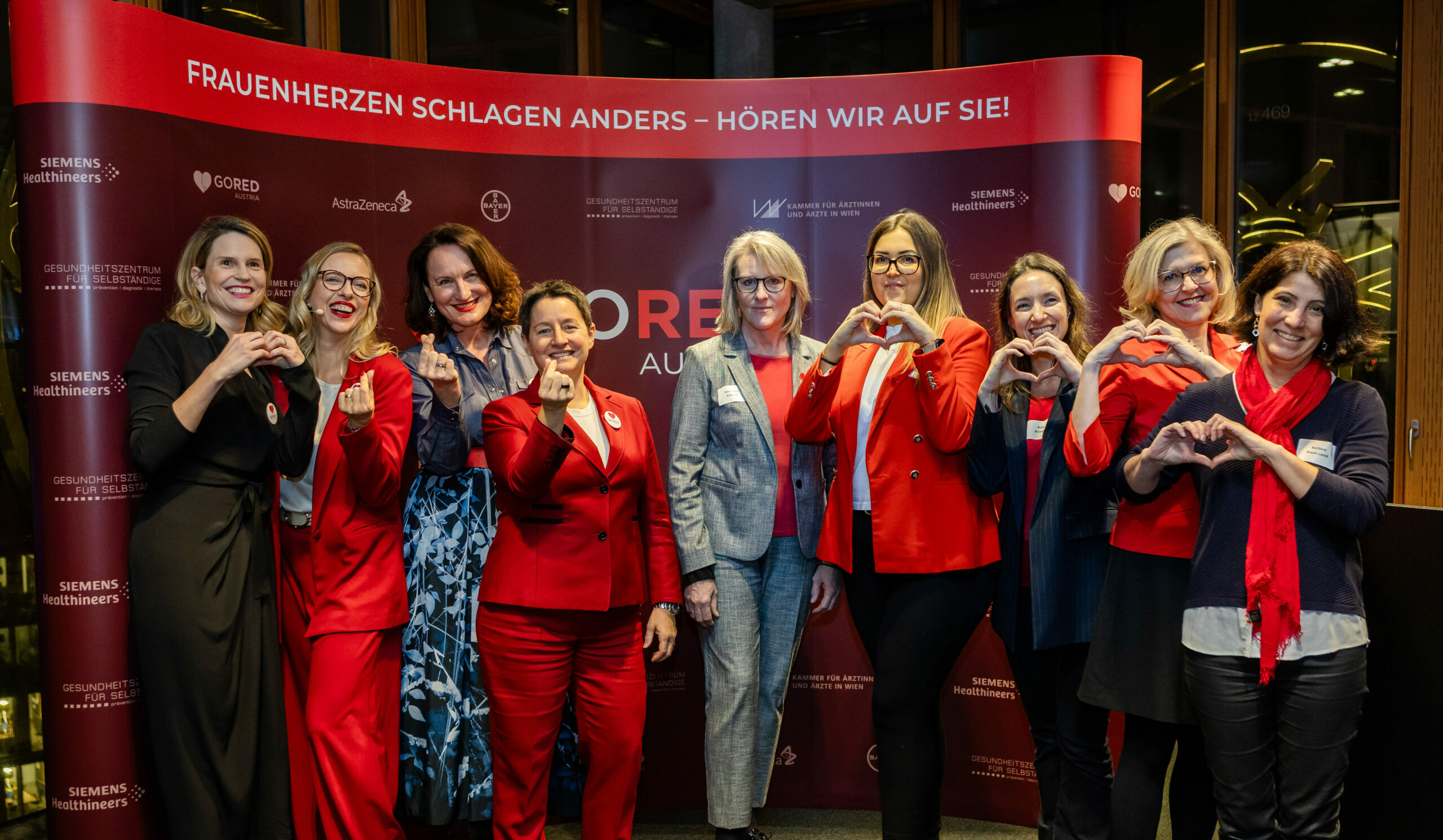 Ein rotes Accessoire kann Leben retten: GoRed-Day