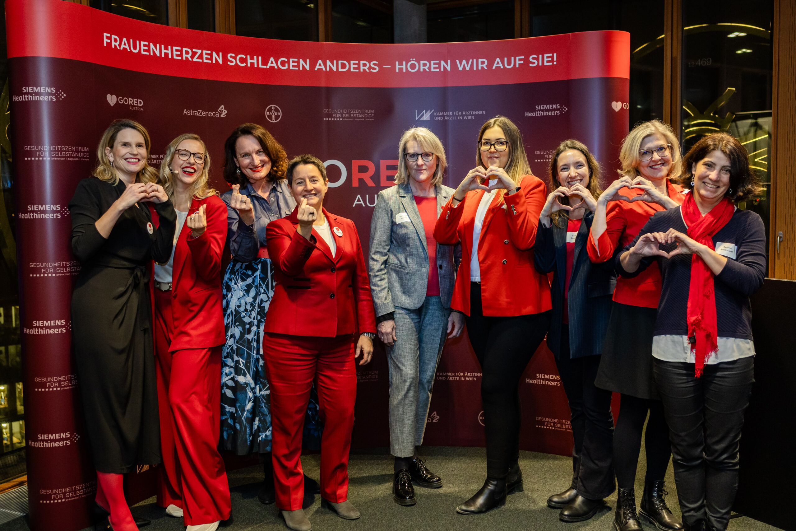 Ein rotes Accessoire kann Leben retten: GoRed-Day