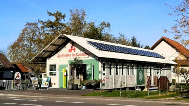 Calma-Apotheke Graz im Container von außen