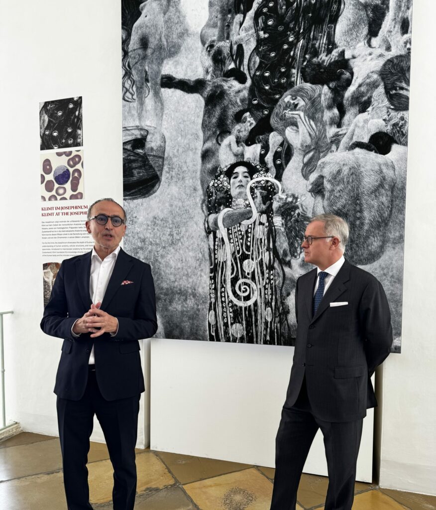 Natter und Müller stehen von der Bild "die Medizin".