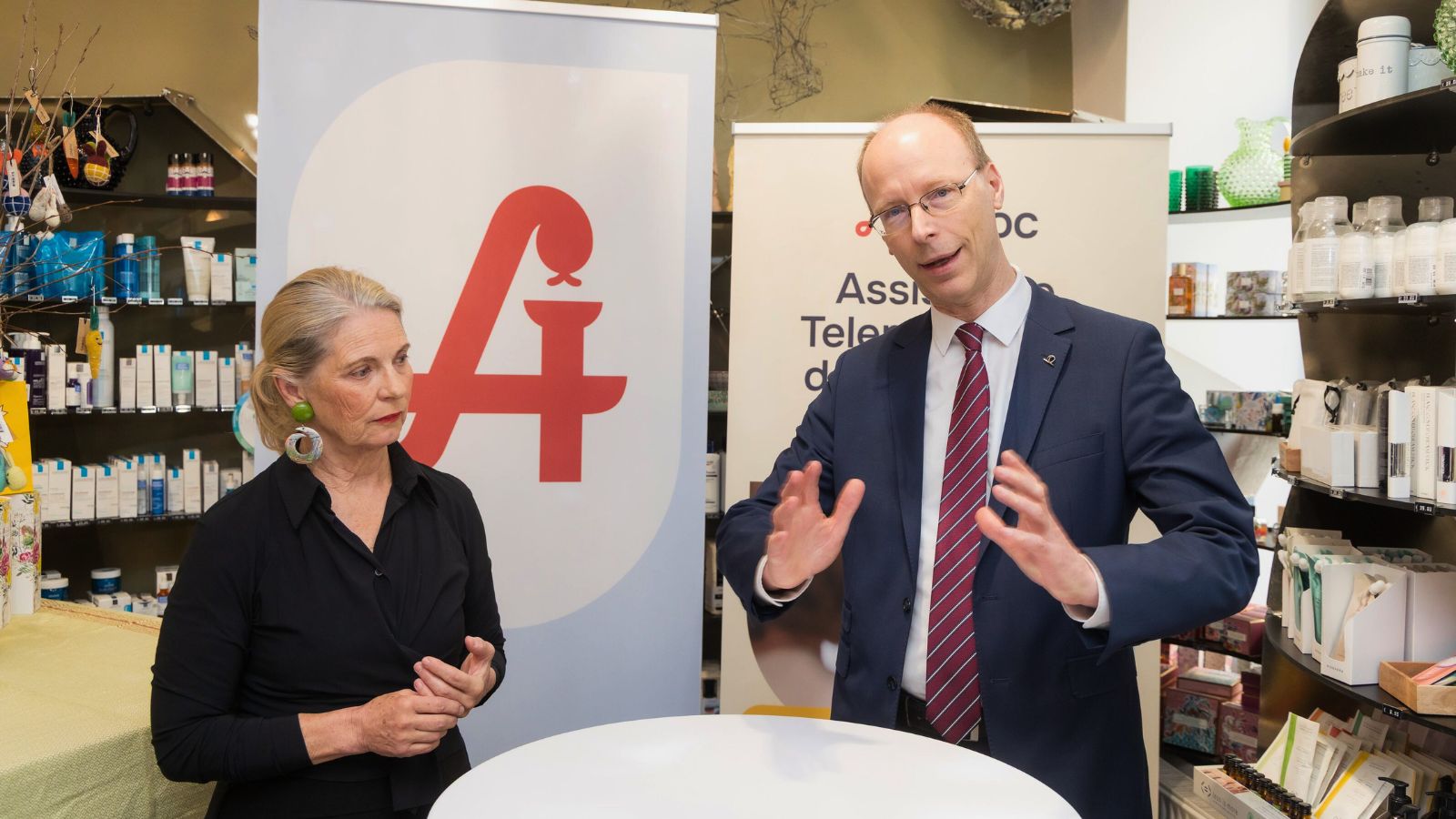 Ulrike Mursch-Edlmayr und Hans Aubauer bei der Präsentation des Telemedizin-Prokjekts