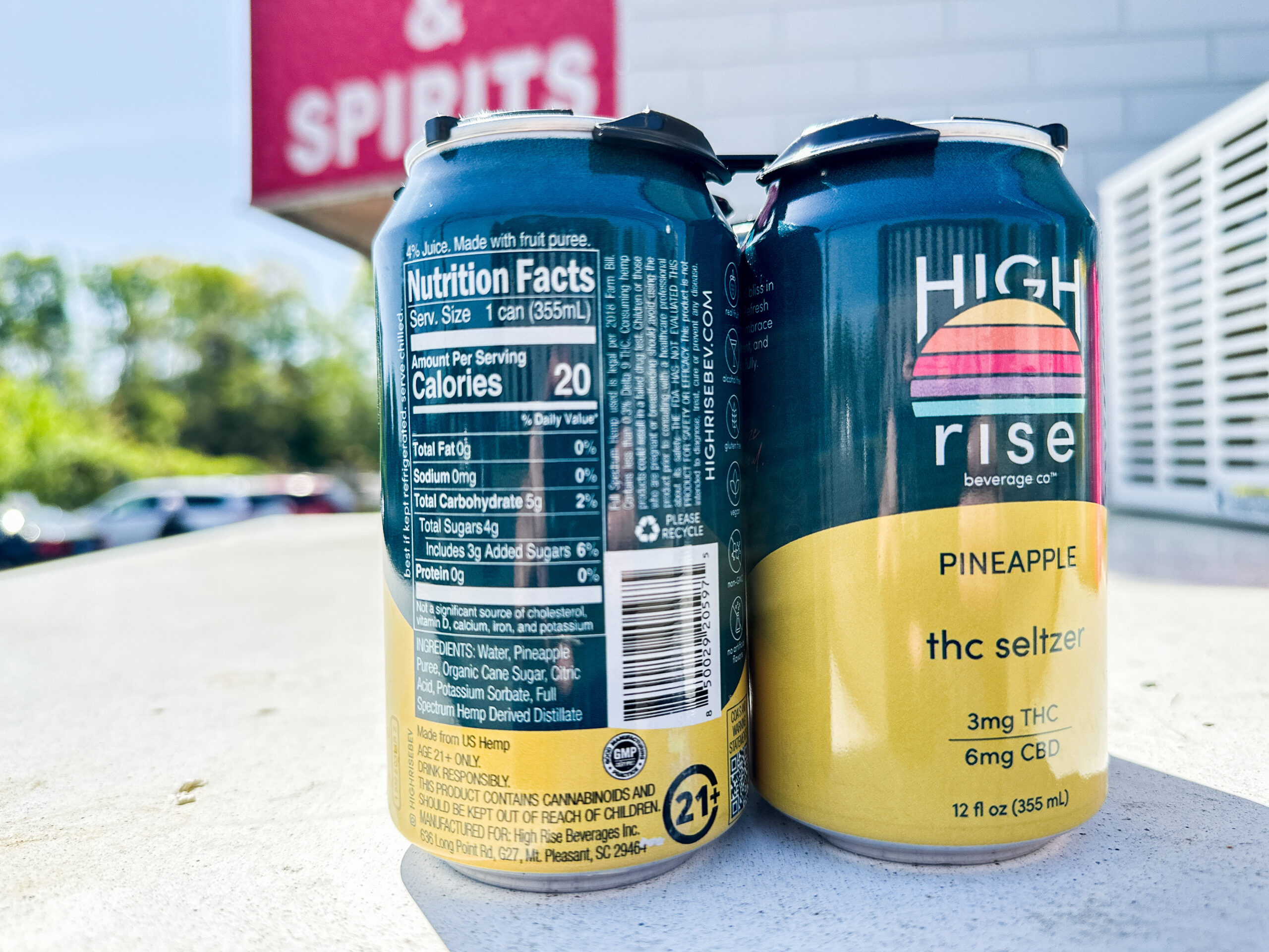 Symbolbild: Zwei Dosen "High rise" mit THC-Seltzer aus den USA.